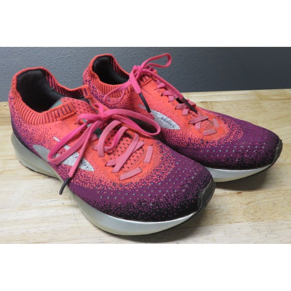 Brooks Levitate 2 Athletic Road Running Shoes Women's Size 9 B 1202791B678